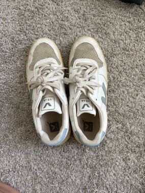 VEJA White and Tan Sneakers with Light Blue Accents